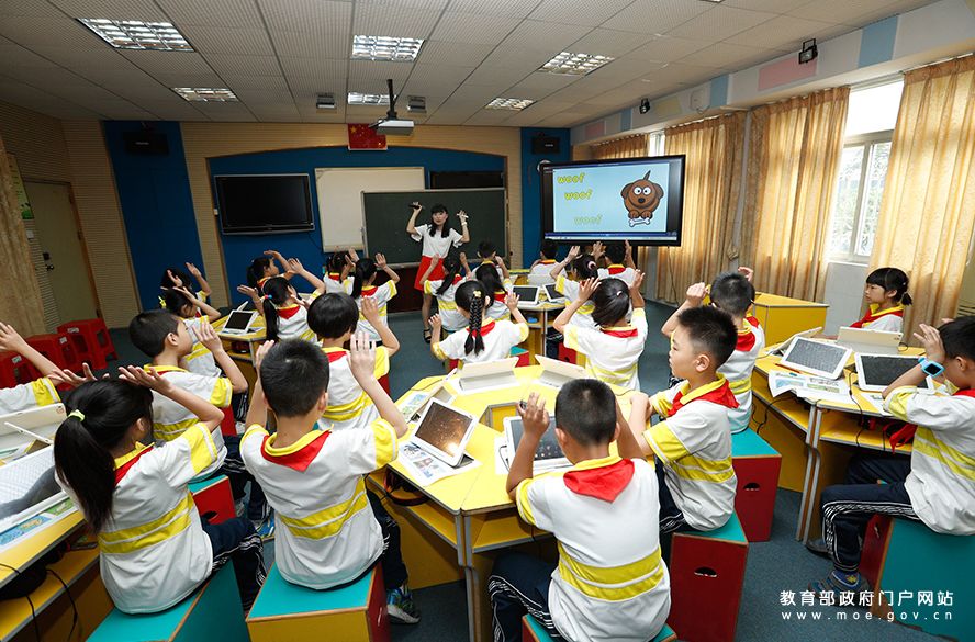 14年春耕秋种,桂江小学要做一艘大船,带领学生远航人生!