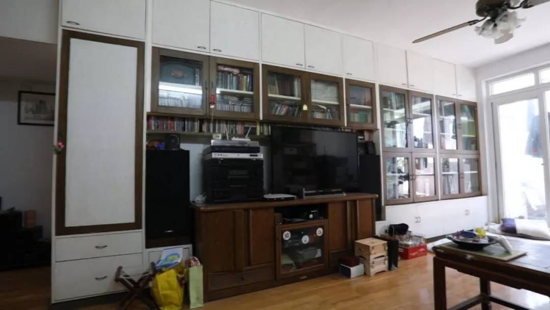 上海母子忍受17年毒气甲醛房,设计师爆改日式2居,一进门就哭了