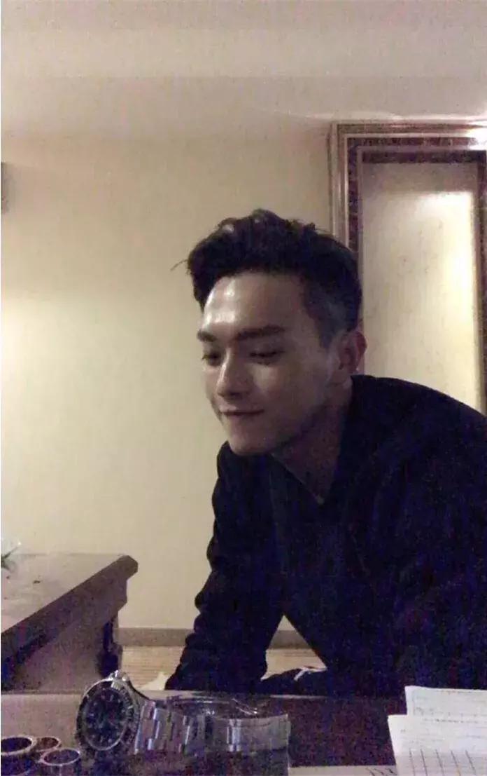 家暴炫富后，他又被粉丝教做人，这是今日份的快乐源泉！