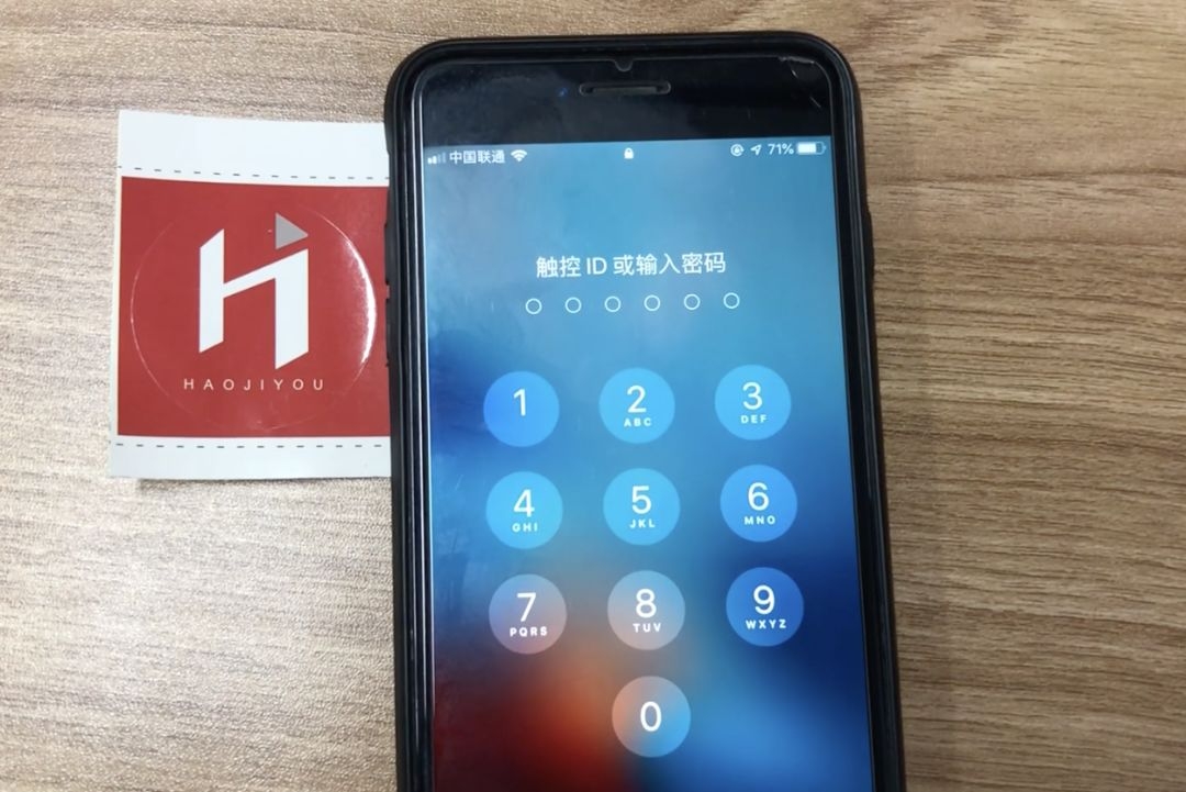 iphone更新到15.1莫名死机重启,iphonexs经常死机重启