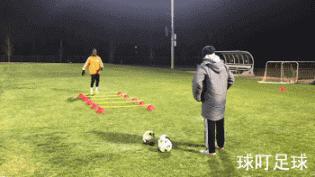 如何踢球的时候打出爆发力,踢球练核心力量的动作