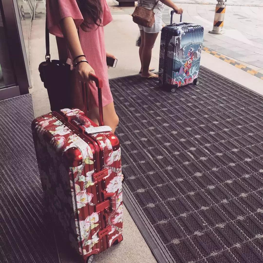 梁洛施秋冬穿搭,梁洛施机场装扮