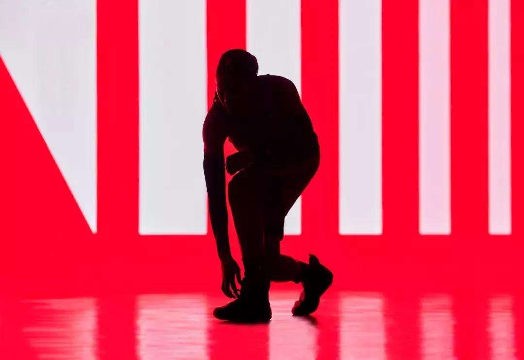 郭艾伦aj1鞋带绑法,郭艾伦上脚aj新款