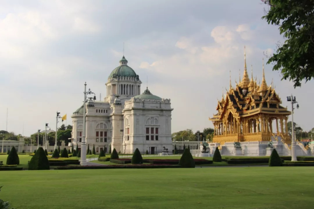 泰国文化礼仪之泰国水灯节,泰国超大水灯节