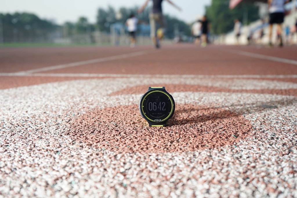 续航强有gps的智能手表,飞腕跑步智能腕表