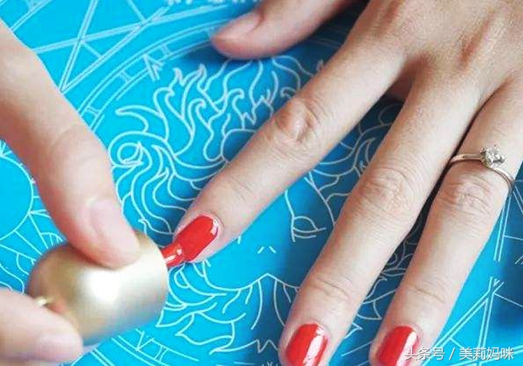 孕期可以涂指甲油吗有影响吗,孕妇可以涂的指甲油有害吗