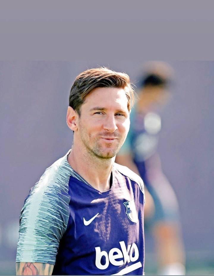 足球巨星梅西完整视频,足坛帅哥梅西胡子