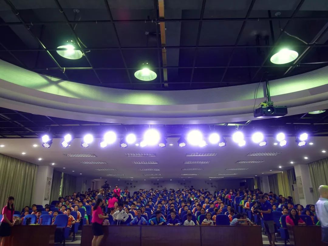 我爱诗词我爱中国小学版,我爱古诗词国学1-6年级