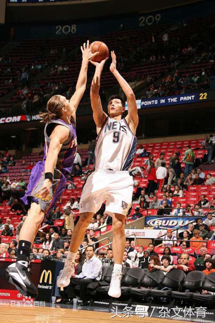 比外援还好用！他和娇妻是男篮中的金童玉女，连续5年自费去美国