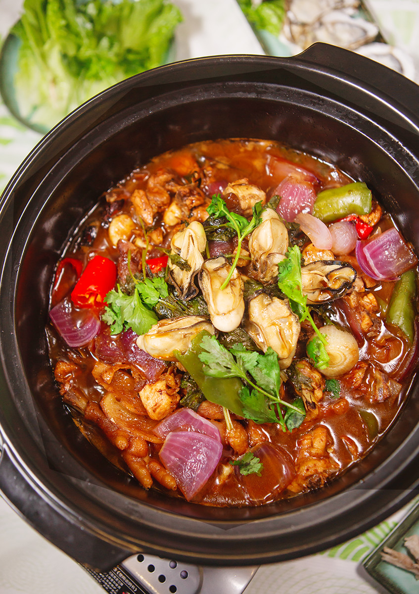 要火！用鲍鱼熬的精华汤底，还涮着“透明”的菜！