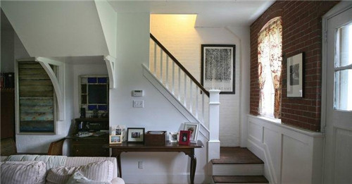 装饰房子墙面用什么扣板才好,墙面刷乳胶漆跟墙面扣板哪个省钱