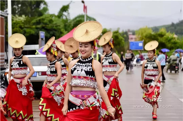 云南傣族服饰的认识和了解,傣装衣服款式图