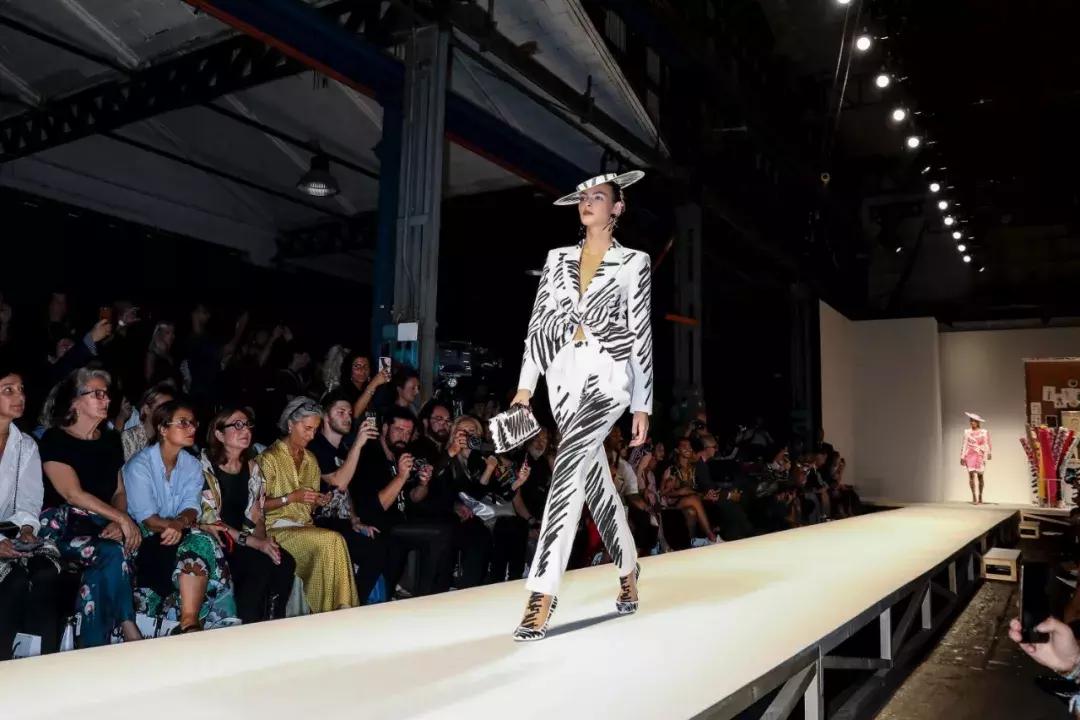 又有一波最新的美鞋美包来了看看我们是否为你种下了一片草原