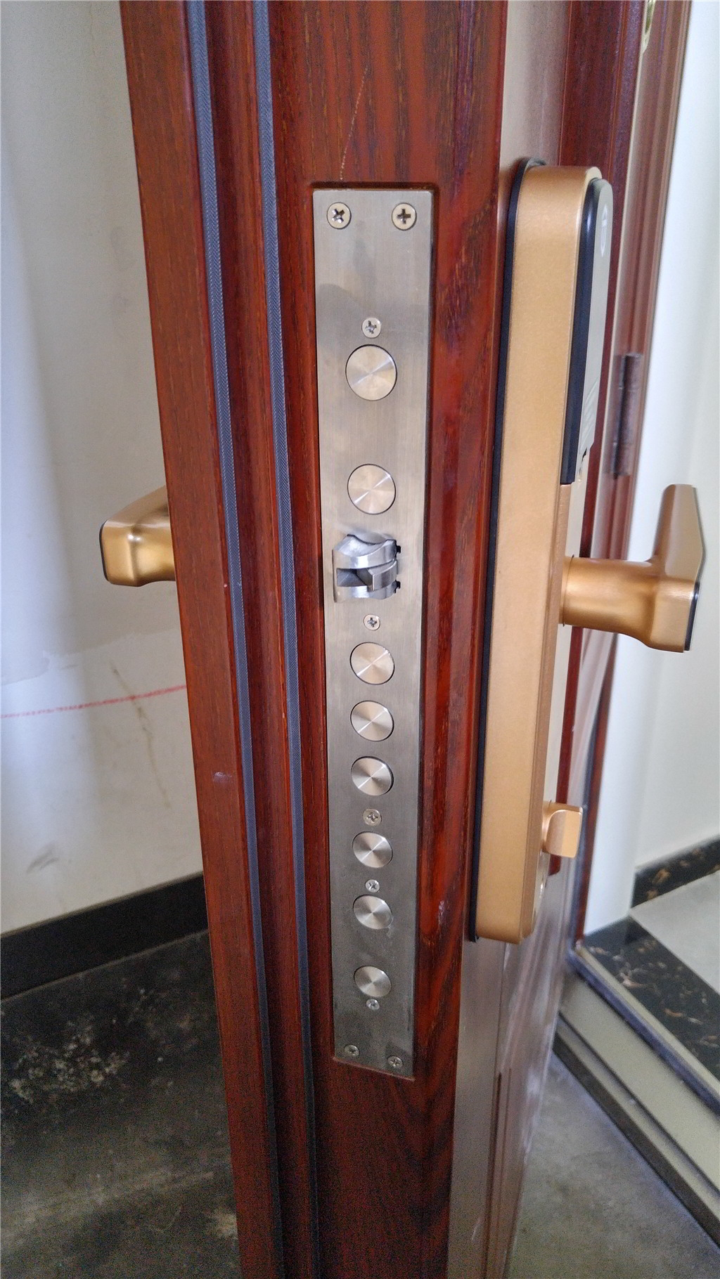 便捷开锁改变生活——金刚鹦鹉T2微信指纹锁体验