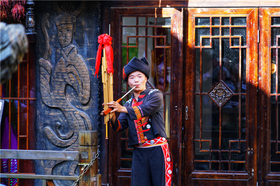 西江千户苗寨最大苗寨,世界上最大的苗寨西江千户苗寨