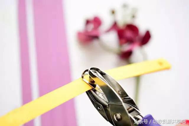 用彩色纸条制作手工卡纸,超简单卡纸手工特别好看