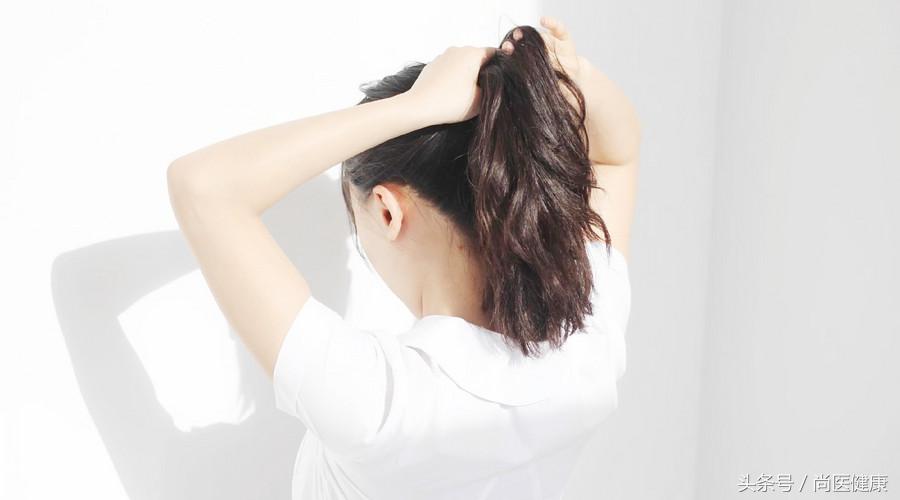 脱发停不下来1招教你防脱发,头发掉秃了如何防脱发育发