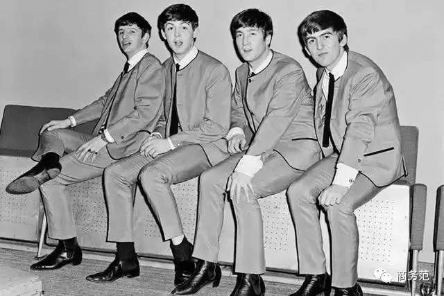 男人必须有一双马丁靴,男人必备的几双靴子