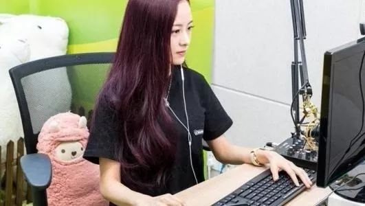 做主播一个月能赚1万吗,主播要怎么做才能赚钱