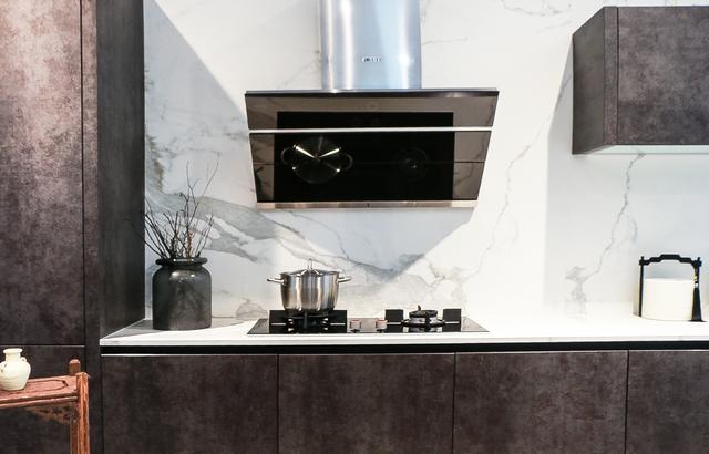 厨房空开插座跳闸推不上去怎么办,厨房跳闸所有插座都没电怎么办