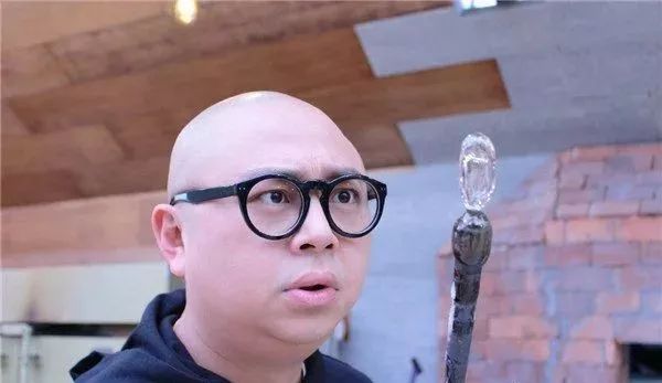 TVB名嘴主持反串扮演“高贵妃”预告即将再次入院通波仔