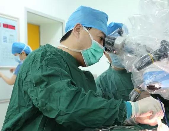 胶质瘤晚期死前一个月症状,脑干胶质瘤晚期死前一个月症状