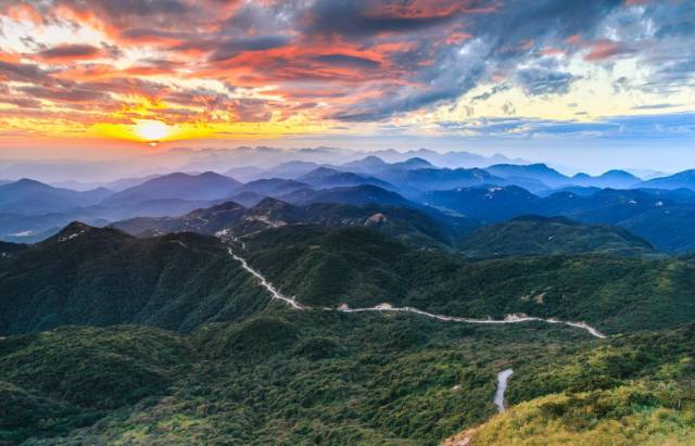 国庆川西环线自驾3-4天及费用,西安国庆出发7天自驾带娃游路线