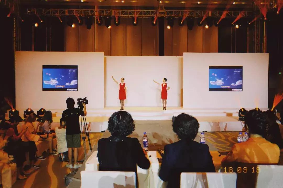 深航空姐选美大赛项瑾,深航空姐美女选美大赛视频