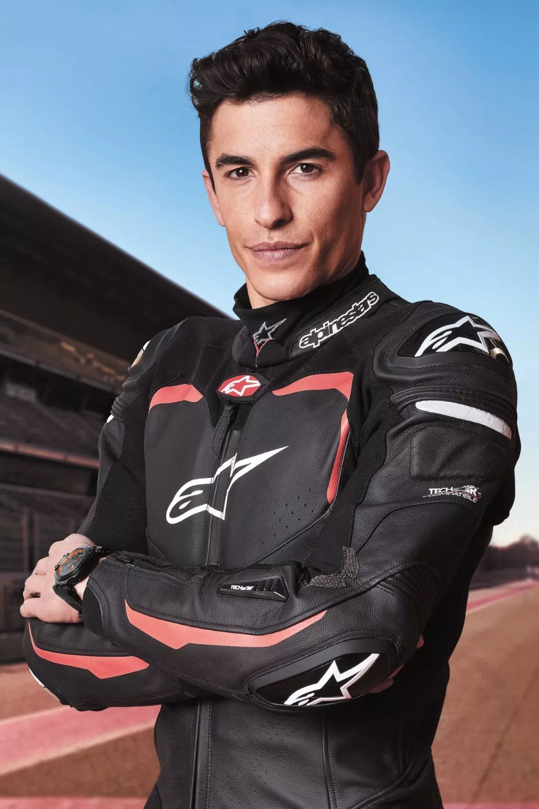 限量冠军腕表诠释300km/h的GP气质，小马问候洛伦佐解恩仇