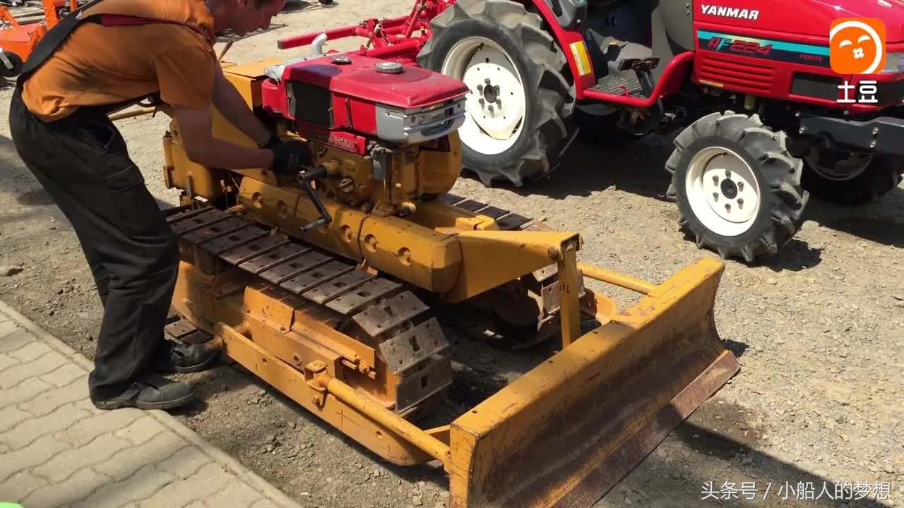 柴油机的飞轮是什么样的工作原理,柴油机上又重又大的飞轮的作用