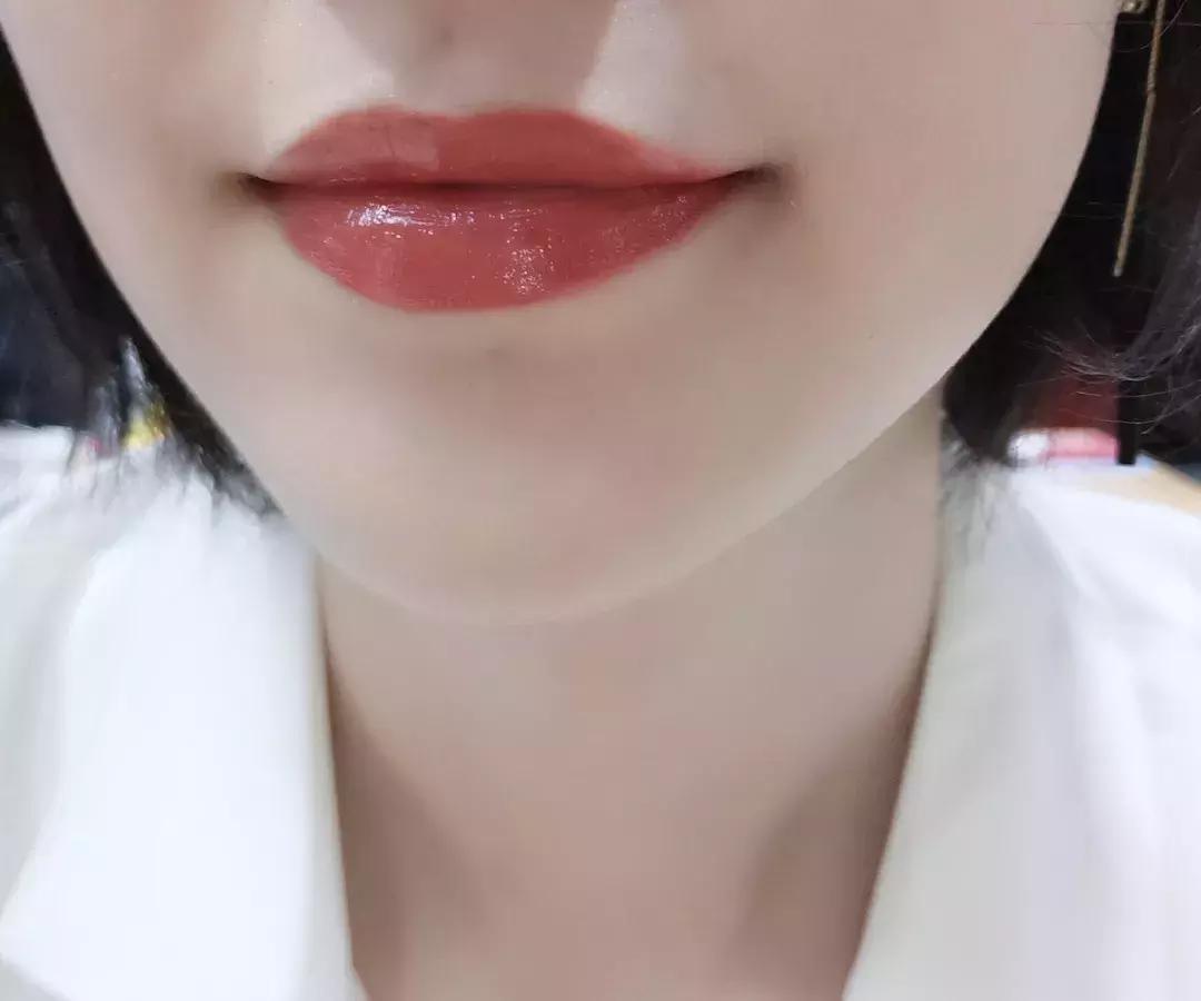 秋冬口红大盘点黄皮涂了超显白,李佳琦推荐黄皮最显白的口红