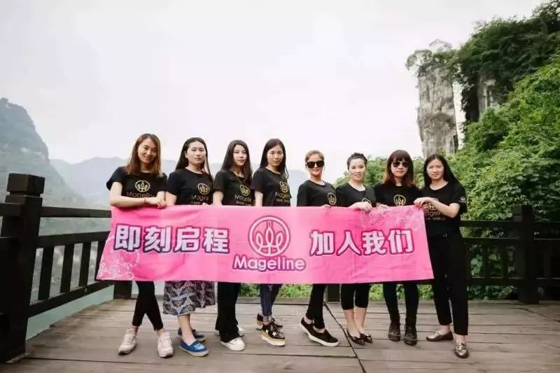 初中毕业白手起家年入10亿,毕业5年存款仅1000