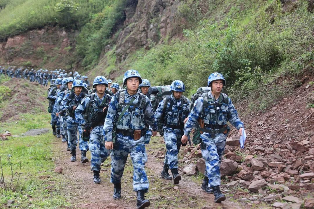 有什么军靴介绍,中国解放军最新的作战靴