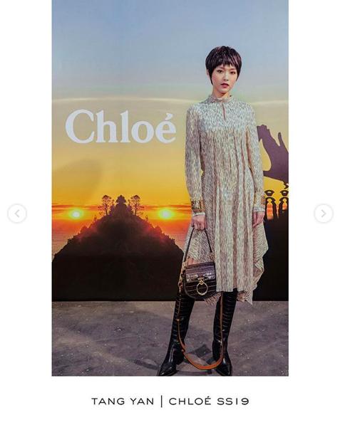 唐嫣超短发亮相巴黎时装周,唐嫣时装周看秀造型曝光