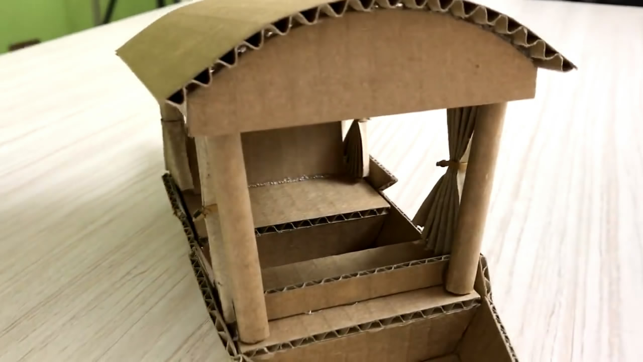 用纸板制作杭州西湖的观光船,纸质运河船模型手工制作