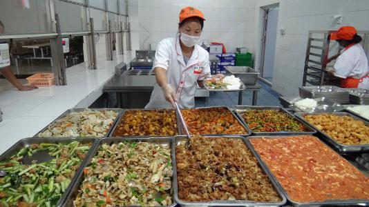 奶茶章泽天发朋友圈了,中秋案件愁人月饼也愁人