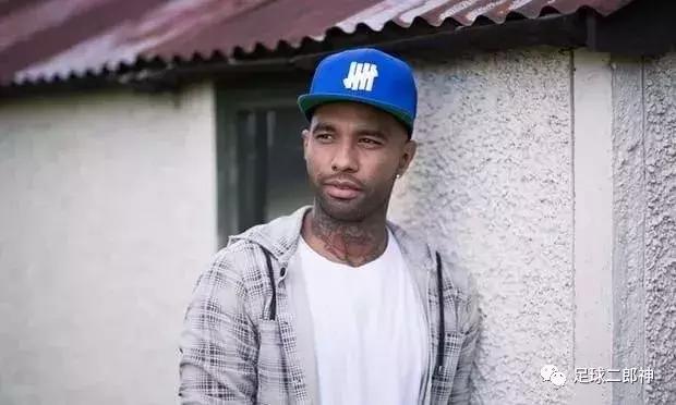 时隔14年英超再现帽子戏法,25岁闪耀英超赛场后却光速陨落