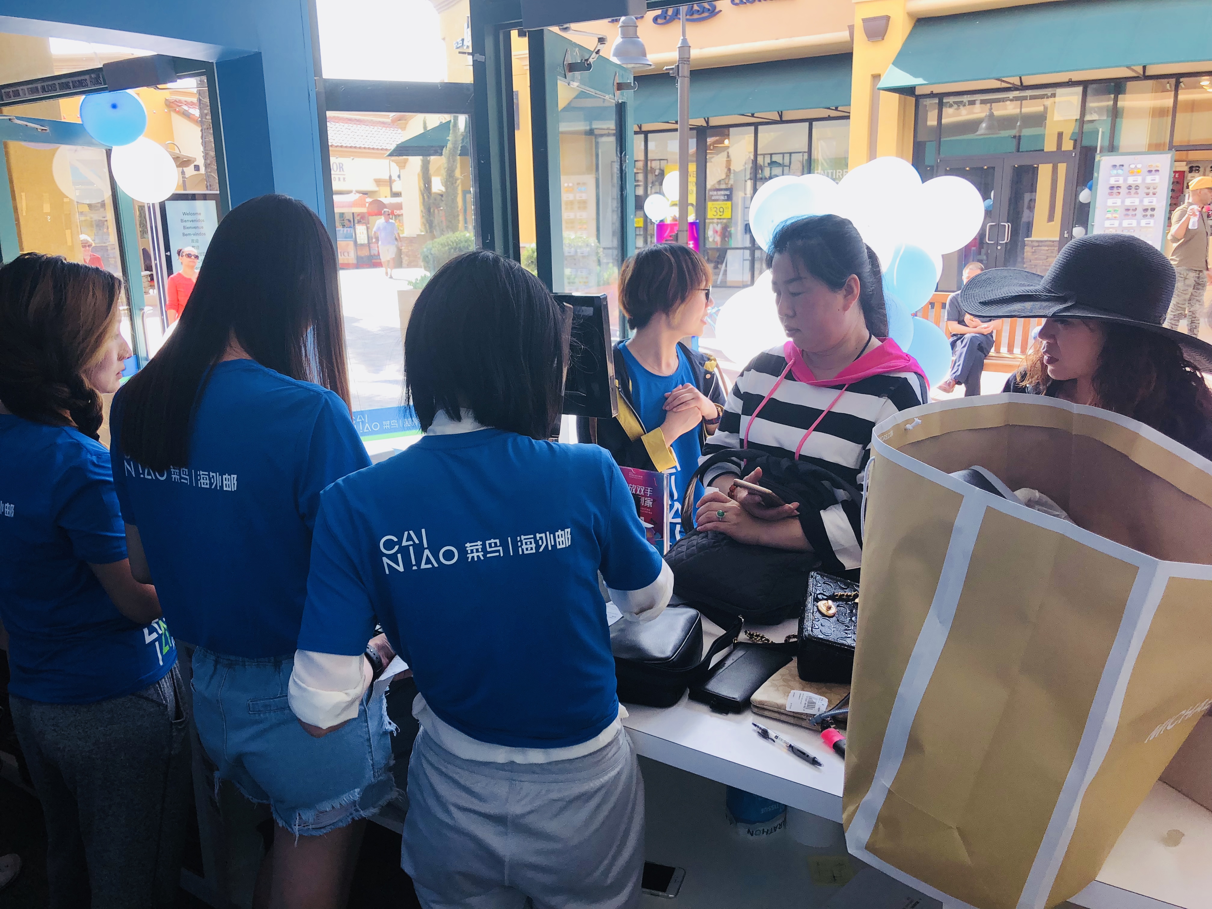 神操作！境外旅行边买边邮、轻装上阵，分分钟解放双手