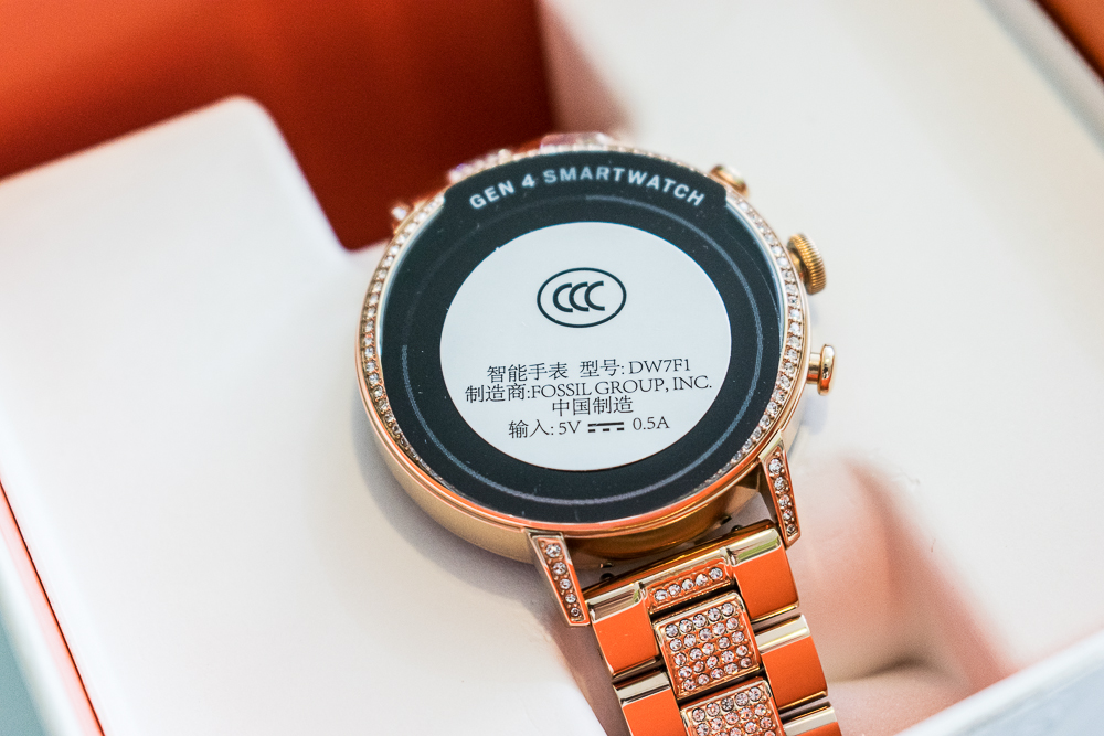 戴fossil手表,fossil智能腕表