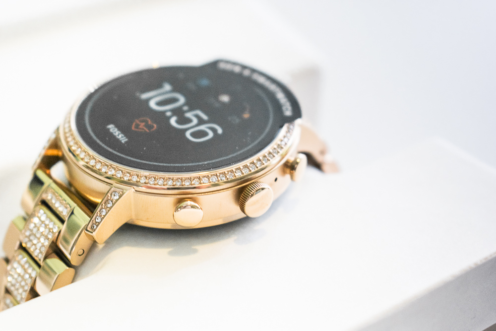 戴fossil手表,fossil智能腕表