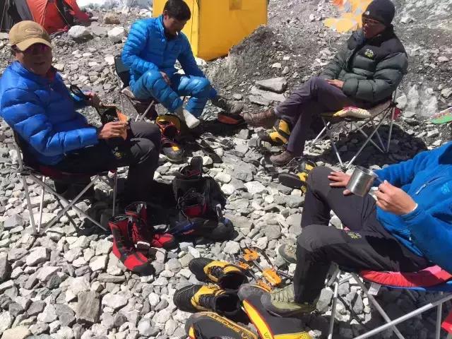 刚刚！罗静成功登顶希夏邦马峰，完成十四座