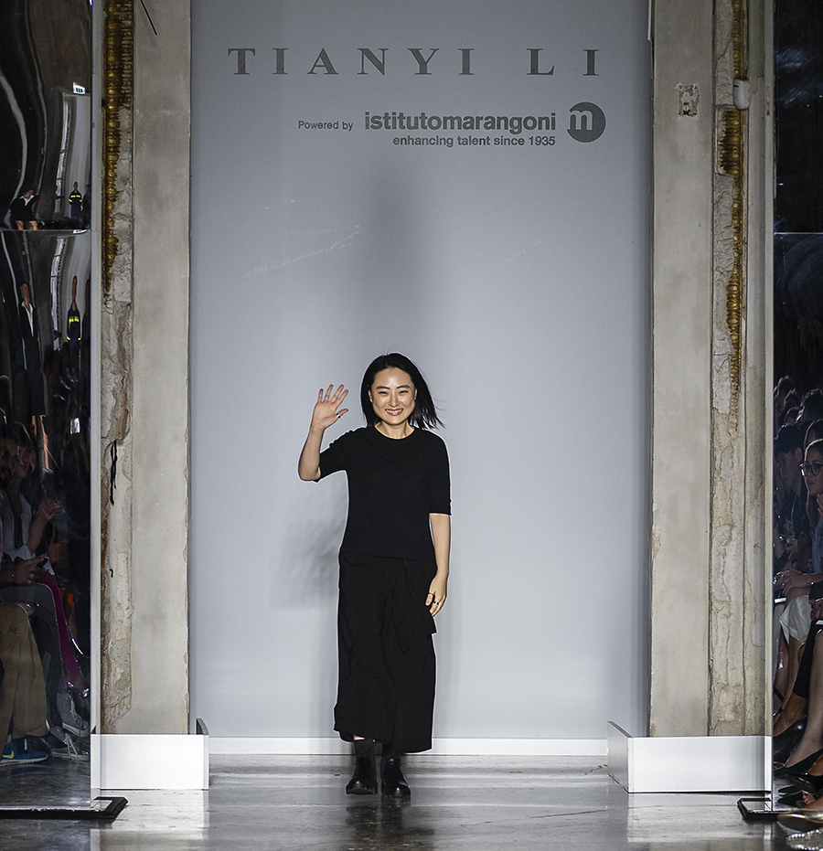 内含福利|米兰时装周C位出道的九零后中国女孩