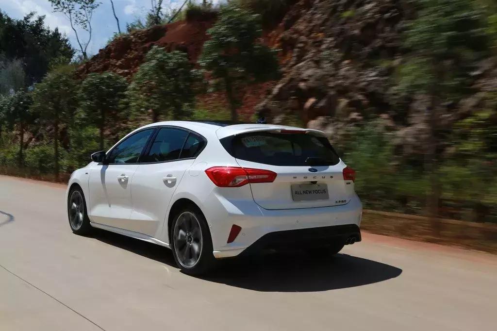 驾驶乐趣测试,全新一代福克斯试驾视频