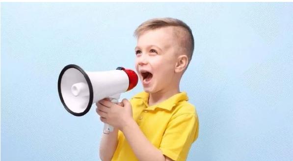 大人说话时小孩总是爱插嘴,大人说话小孩别插嘴