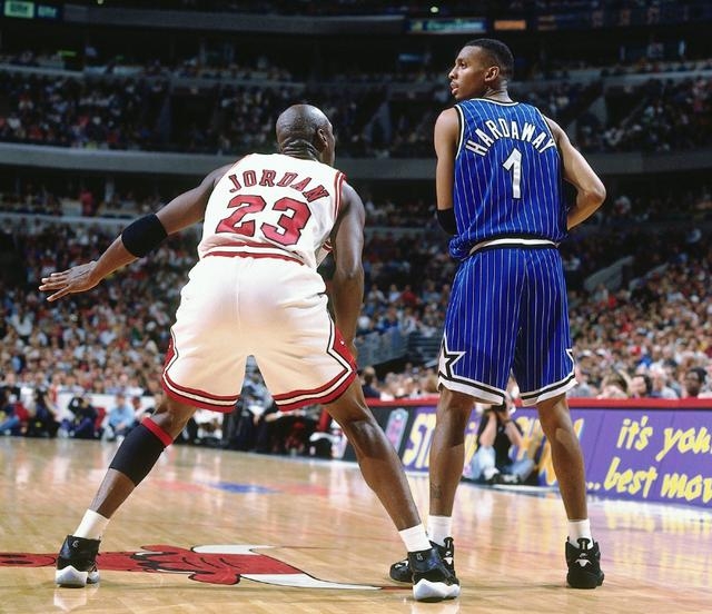 美媒评价乔丹nba,美媒评选nba历史前十中锋