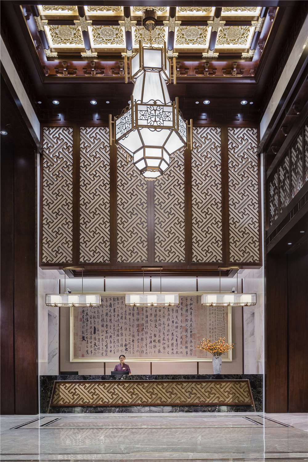 涞源白石山华中假日温泉酒店餐厅,涞源温泉小镇离白石山多远