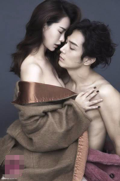 为公益出镜的30位美丽女星,胡杏儿晒黑白造型孕照