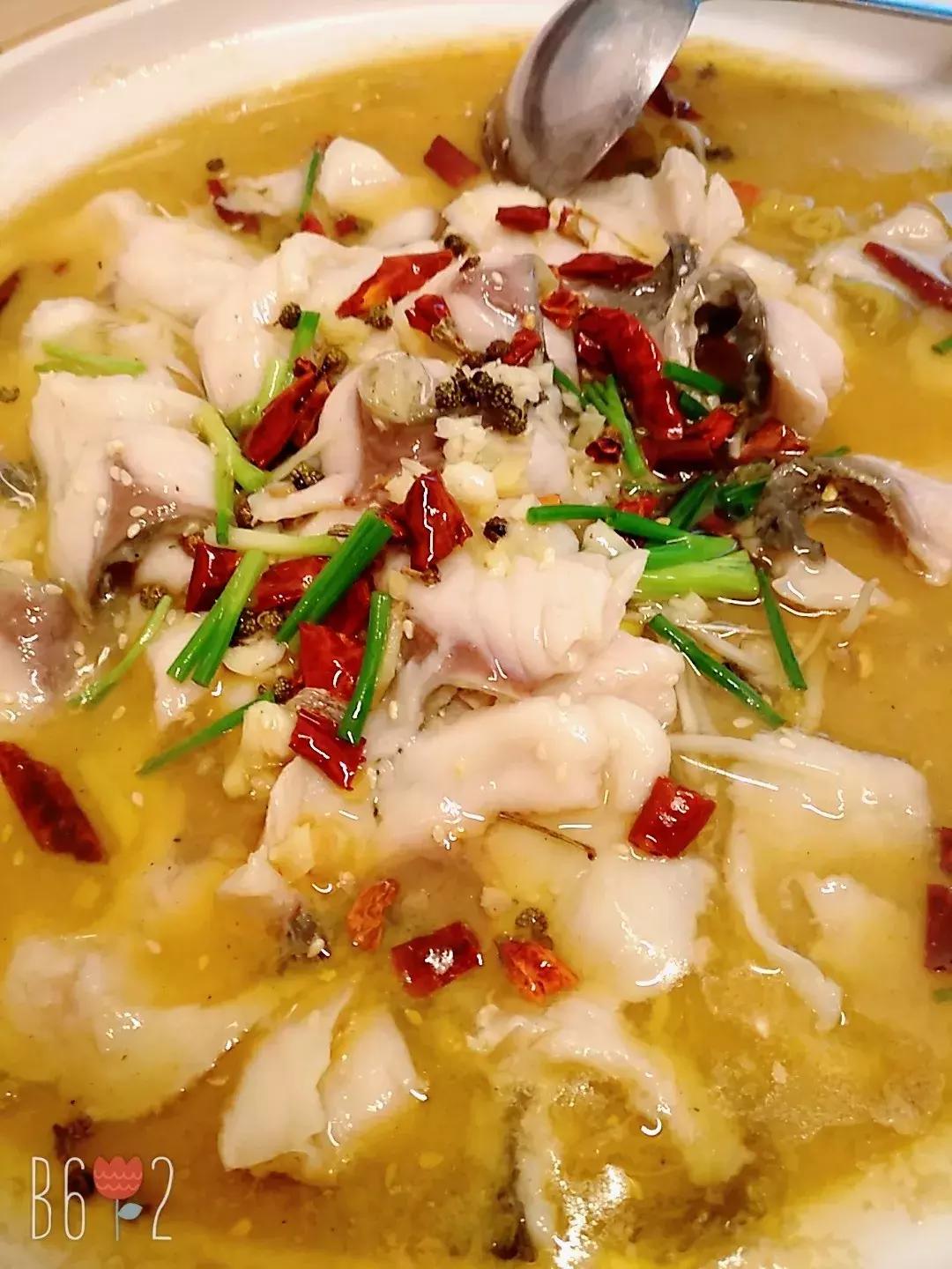 石锅鱼这家店回头客超多,武穴石锅鱼地址