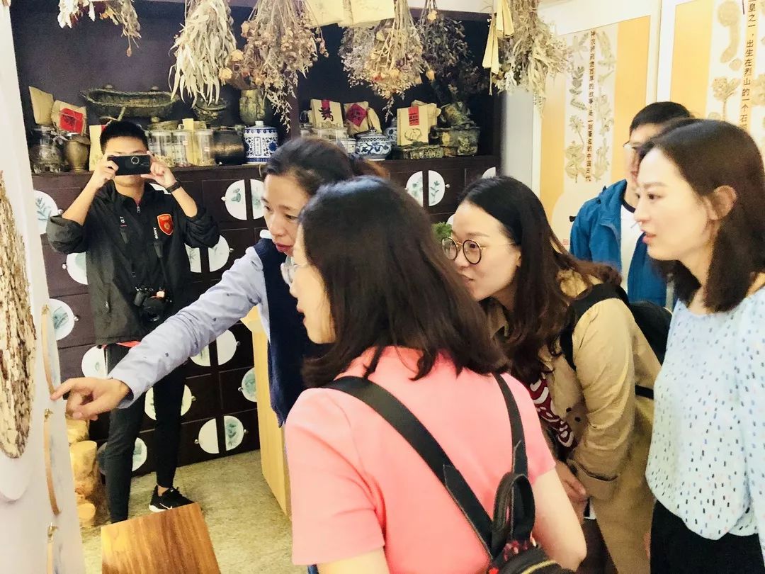 特色交流促提升，携手发展共成长——记成都高新新科学校学习访问之旅