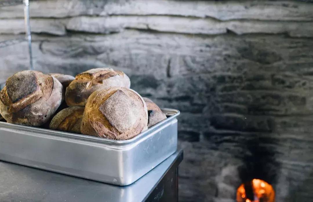 石窑面包店内实拍视频,天然酵母的石窑面包店